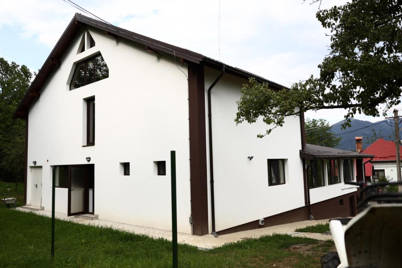 Hatasul Bunicului Arefu Exterior foto